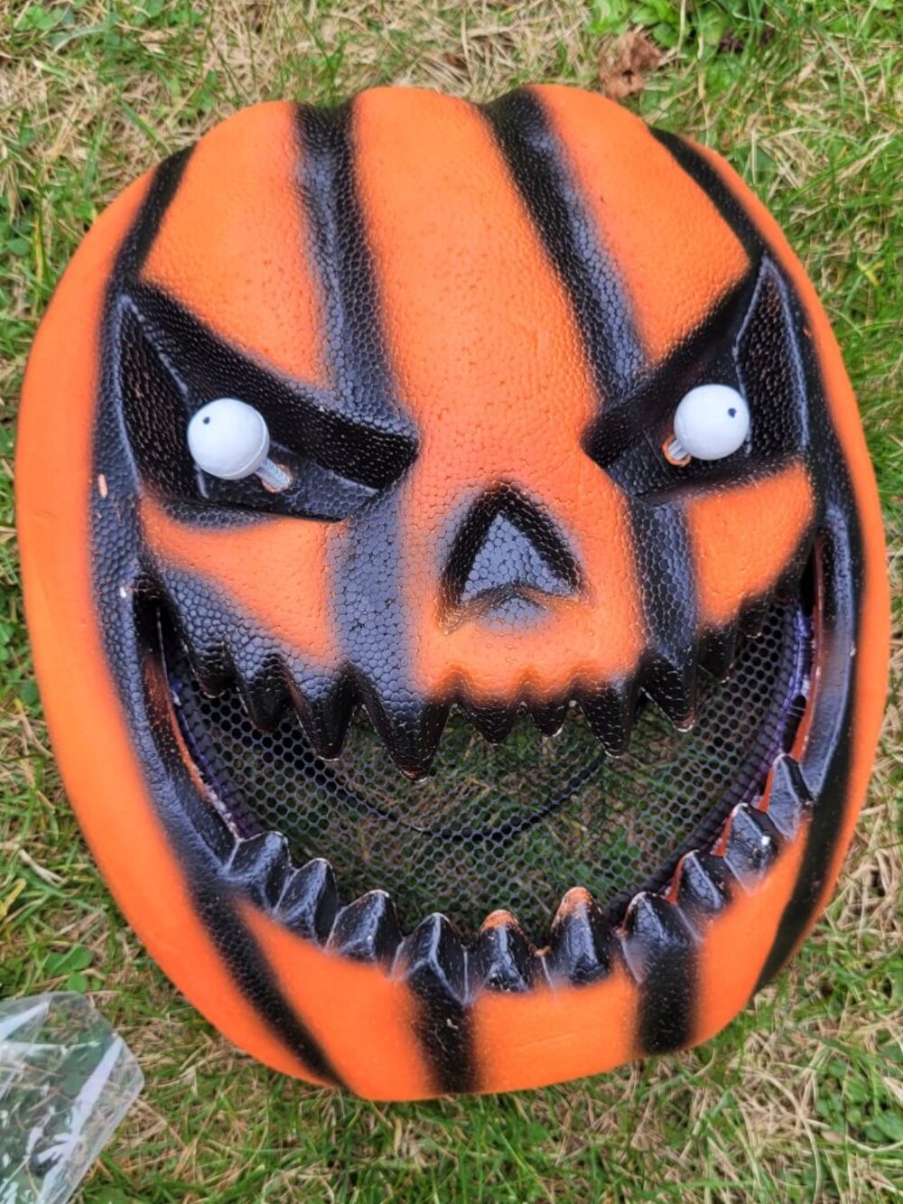 Halloween Face Mask - Picture 2 of 4
